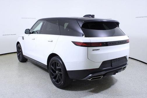 2024 Land Rover Range Rover Sport SE