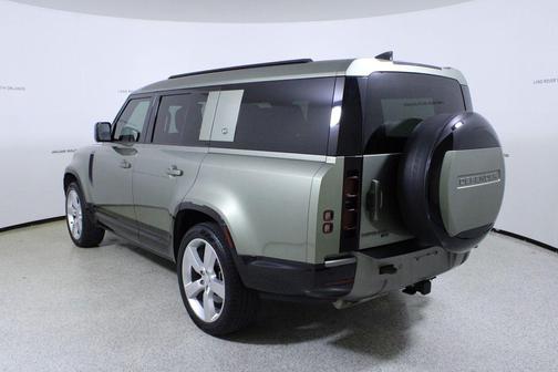 2023 Land Rover Defender 130 X-Dynamic SE