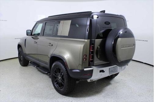 2025 Land Rover Defender 110 P300