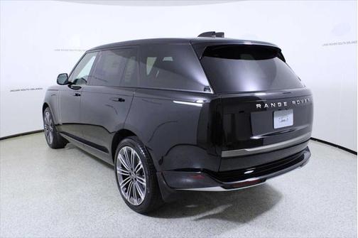 2025 Land Rover Range Rover P400 SE 7 Seat