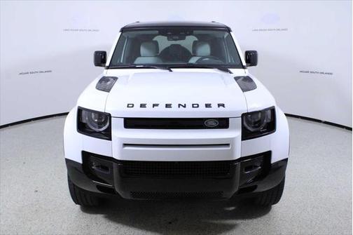 2025 Land Rover Defender 110 P400 X-Dynamic SE