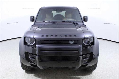 2025 Land Rover Defender 130 P400 X-Dynamic SE