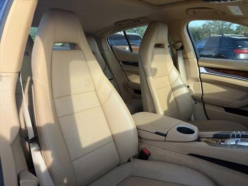 2013 Porsche Panamera 4
