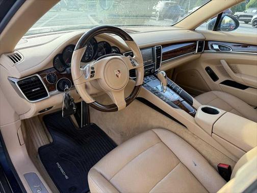 2013 Porsche Panamera 4