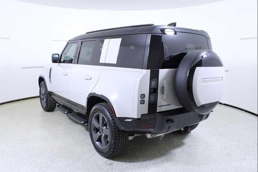 2026 Land Rover Defender P400 X-Dynamic SE