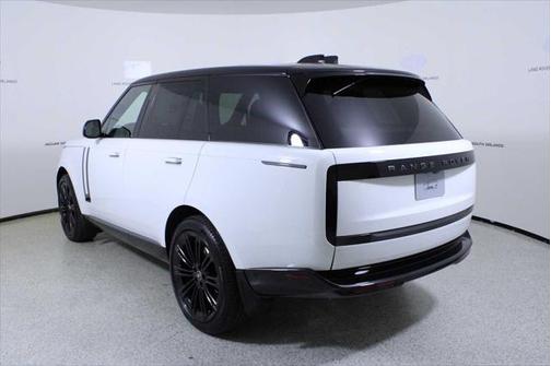 2025 Land Rover Range Rover P530 SE