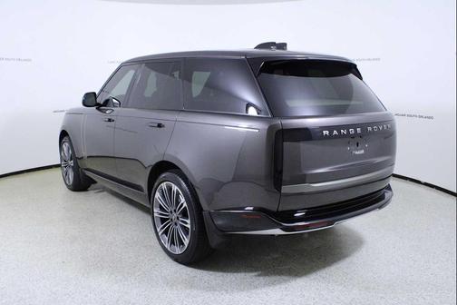2025 Land Rover Range Rover P530 SE