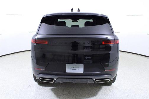 Santorini Black Metallic 2026 Land Rover Range Rover Sport SE