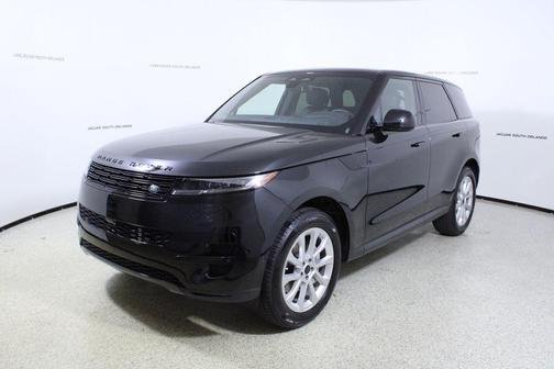 Santorini Black Metallic 2026 Land Rover Range Rover Sport SE