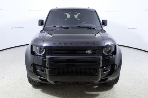 Santorini Black Metallic 2025 Land Rover Defender V8