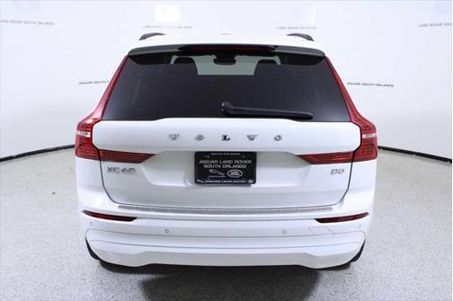 2022 Volvo XC60 B5 Momentum