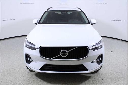 2022 Volvo XC60 B5 Momentum