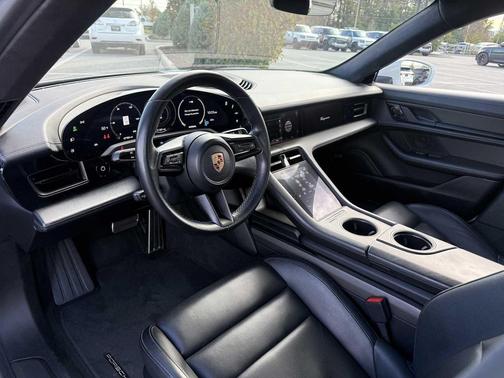 2020 Porsche Taycan Turbo