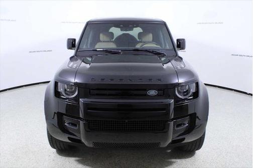 2025 Land Rover Defender 110 V8