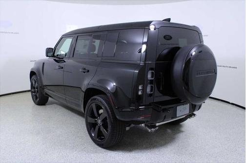 2025 Land Rover Defender 110 V8
