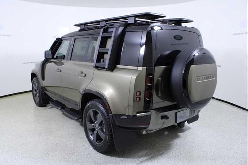 2025 Land Rover Defender 110 P400 X-Dynamic SE