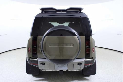 2025 Land Rover Defender 110 P400 X-Dynamic SE