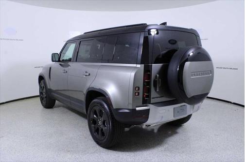2025 Land Rover Defender 110 P300