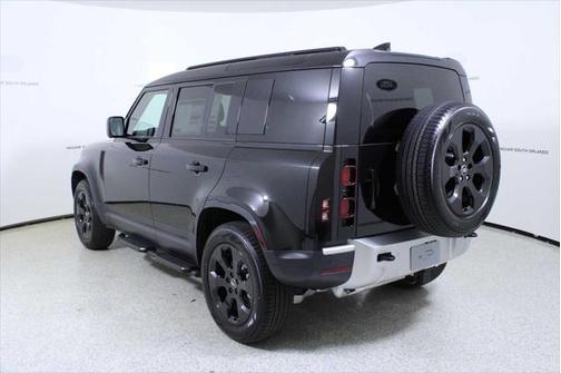 2025 Land Rover Defender 110 P300