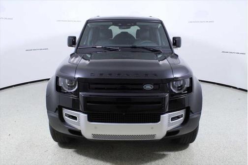 2025 Land Rover Defender 110 P300