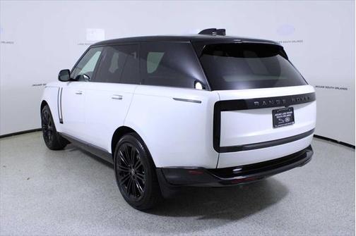 2025 Land Rover Range Rover P400 SE