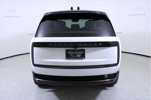 2025 Land Rover Range Rover P400 SE
