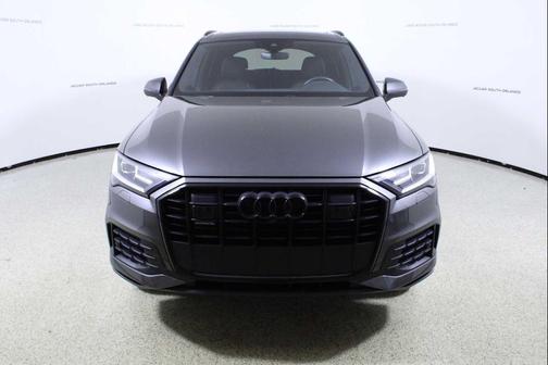 2022 Audi Q7 45 Premium Plus