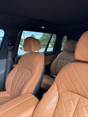 Black Sapphire Metallic 2024 BMW X7 xDrive40i