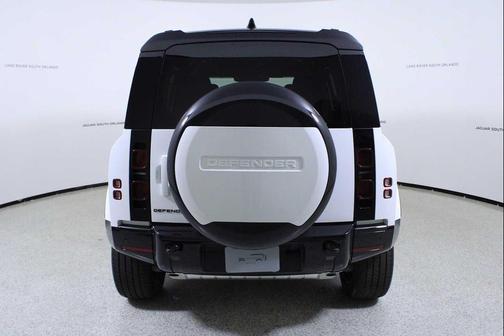 2025 Land Rover Defender 110 P400 X-Dynamic SE