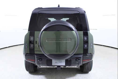 2026 Land Rover Defender X-Dynamic SE