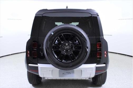 2025 Land Rover Defender 110 P300