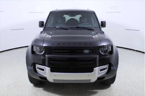 2025 Land Rover Defender 110 P300