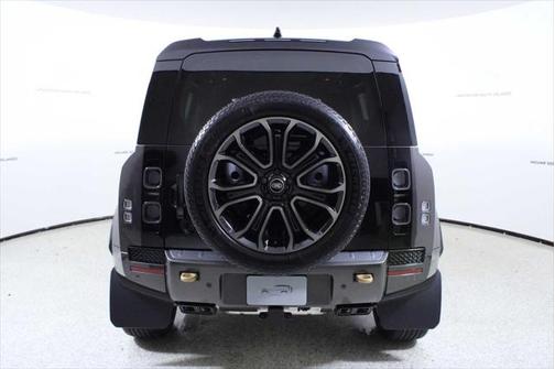 2025 Land Rover Defender P635 OCTA