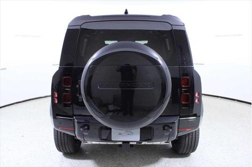 2025 Land Rover Defender 110 P400 X-Dynamic SE