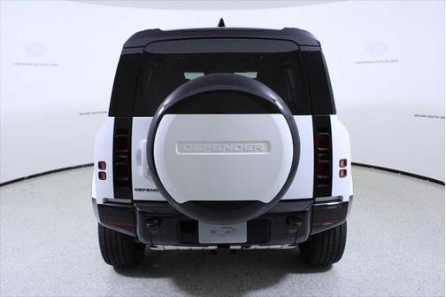 2025 Land Rover Defender 110 P400 X-Dynamic SE