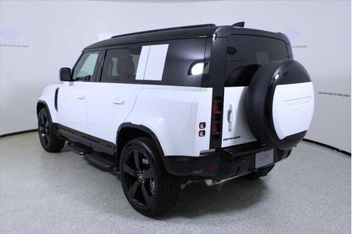 2025 Land Rover Defender 110 P400 X-Dynamic SE