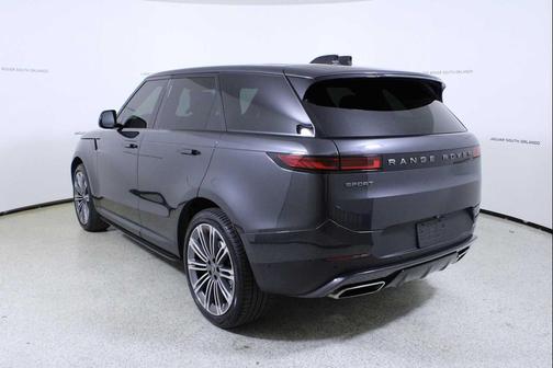 2024 Land Rover Range Rover Sport SE