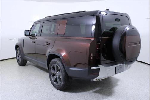 2025 Land Rover Defender 130 P400 S