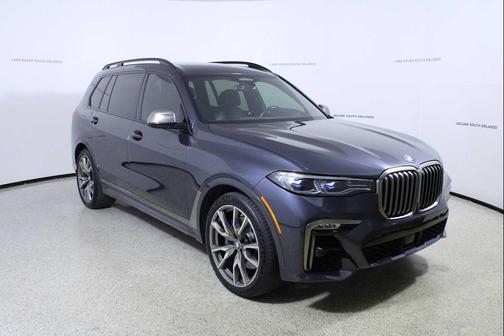 2022 BMW X7 M50i