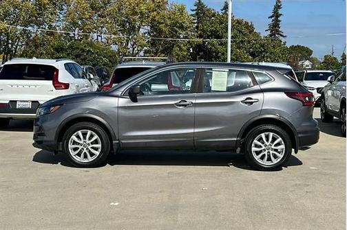 2020 Nissan Rogue Sport SV