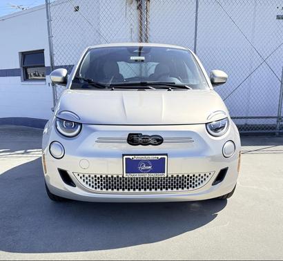 2025 FIAT 500e Giorgio Armani FWD