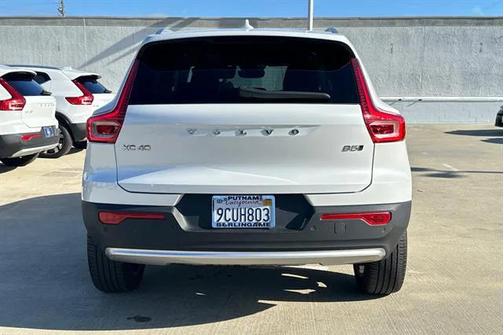 2023 Volvo XC40 B5 Plus Bright Theme
