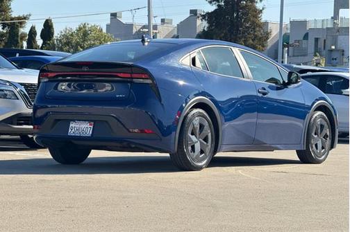 2023 Toyota Prius LE