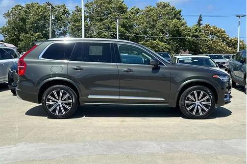 2022 Volvo XC90 Recharge Plug-In Hybrid T8 Inscription 7 Passenger