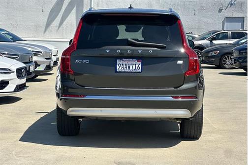 2022 Volvo XC90 Recharge Plug-In Hybrid T8 Inscription 7 Passenger