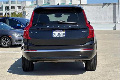 2024 Volvo XC90 B6 Ultimate Bright Theme 6-Seater