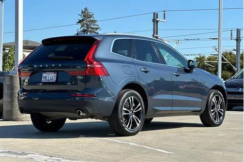 2020 Volvo XC60 Recharge Plug-In Hybrid T8 Momentum