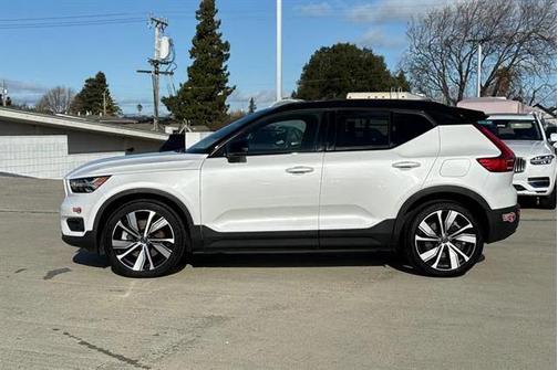 2021 Volvo XC40 Recharge Pure Electric P8
