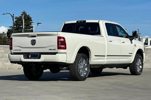 2024 RAM 3500 Limited Crew Cab 4x4 8' Box