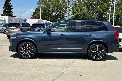 Denim Blue Metallic 2023 Volvo XC90 Recharge Plug-In Hybrid T8 Ultimate Dark Theme 7-Seater